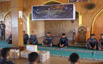 Doa Bersama dan Santunan anak Yatim Lanal Kendari